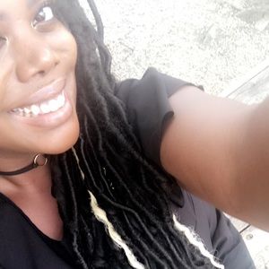 Meet your Posher, Aja